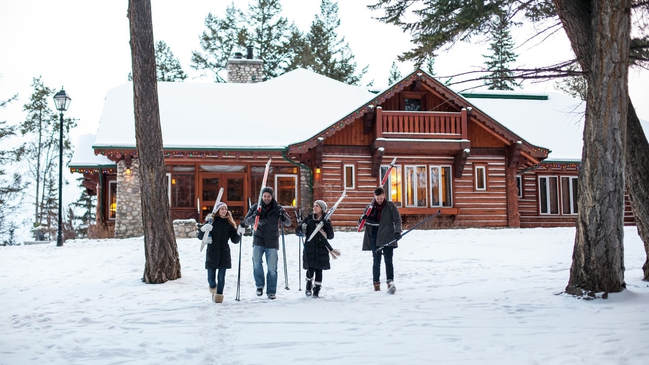 Skiers Credit Jasper Fairmont Park Lodge