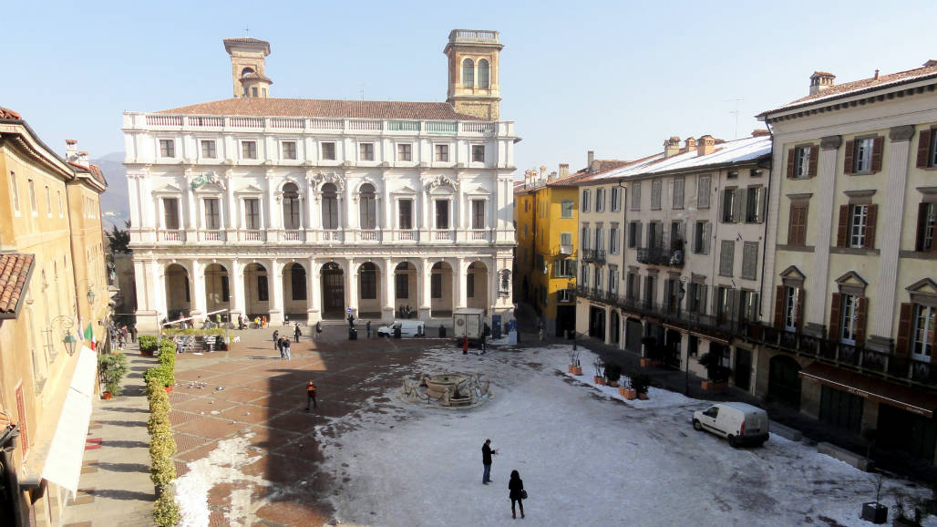 piazza citta alta bergamo