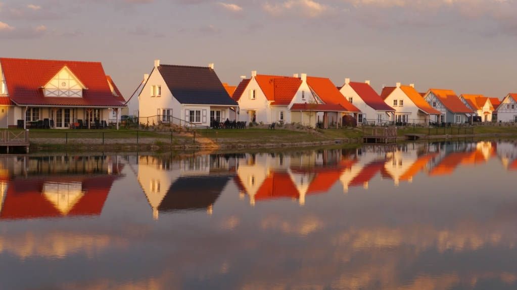 De huisjes van Landal Greenparks Cadzand Bad in het ochtendgloren