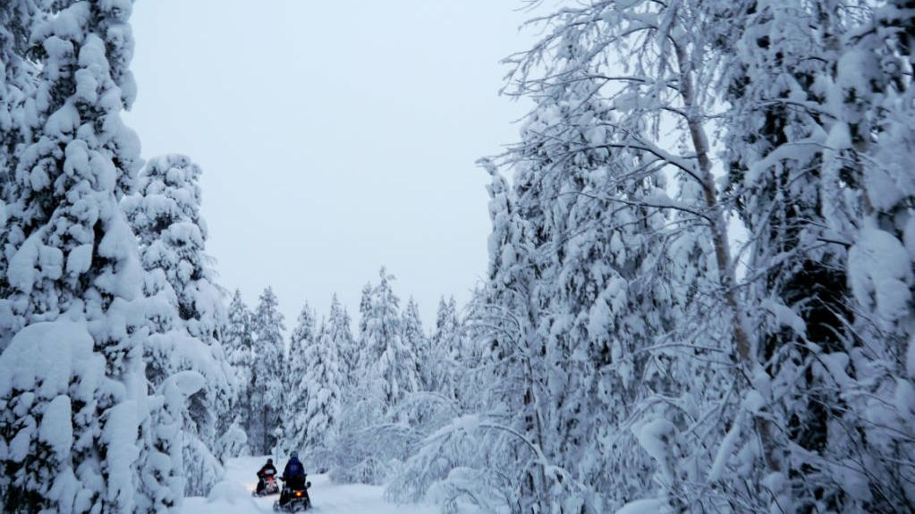 Sneeuwscooter Lapland Safaris