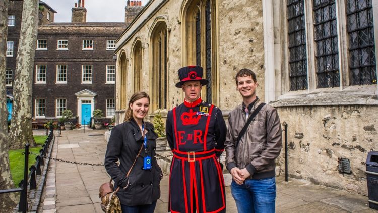 nienke-beefeater-in-tower-of-london