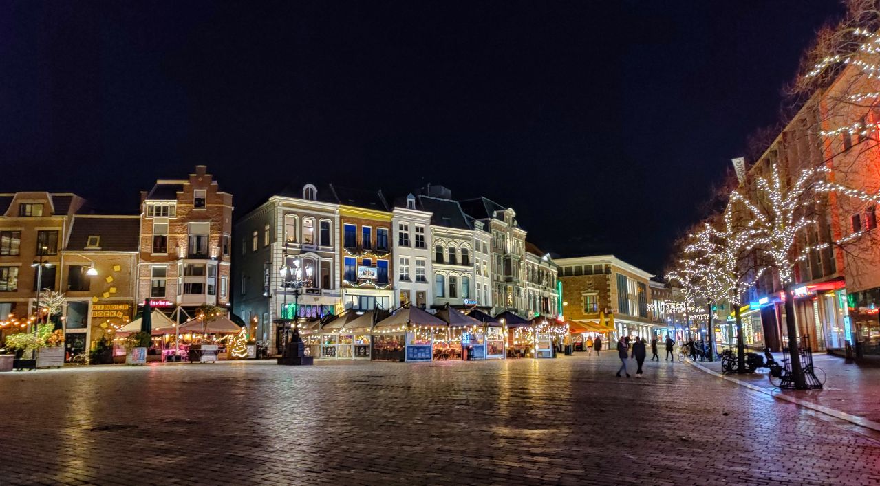 Nijmegen Grote Markt by night