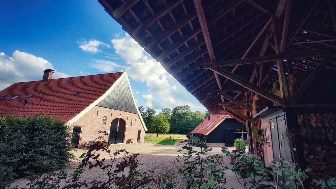 OP10 Boerderijlodges Delden Twente kapschuur