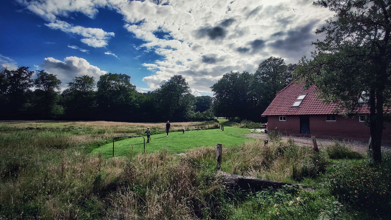 OP10 Boerderijlodges Delden Twente spelen