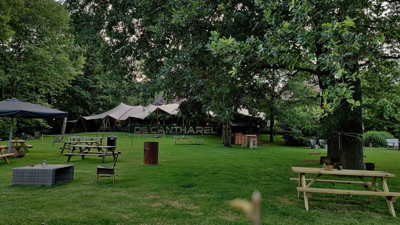 Hotel de Cantharel Apeldoorn picknicktuin